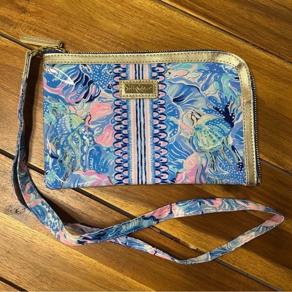 Lilly Pulitzer Handbags - Lilly Pulitzer Pencil Pouch Tech Case Agenda Pack With Long Strap - Salt Water